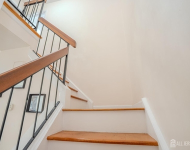 6005 N Oaks Boulevard - Photo Thumbnail 43