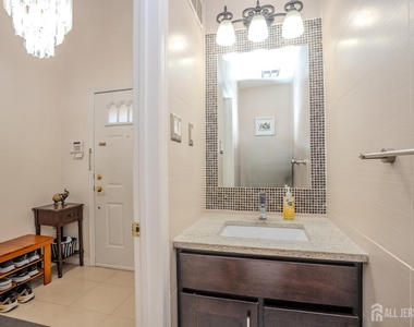 6005 N Oaks Boulevard - Photo Thumbnail 31