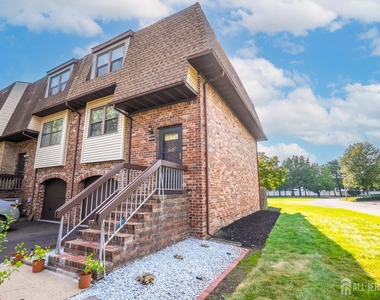 6005 N Oaks Boulevard - Photo Thumbnail 2