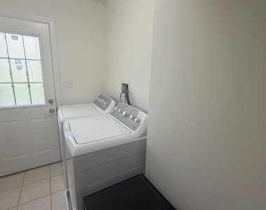 4 Michael Avenue - Photo Thumbnail 17