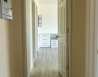 188 Loring Avenue - Photo Thumbnail 12