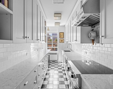 19 E 88th Street - Photo Thumbnail 12
