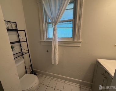 309 Dunellen Avenue - Photo Thumbnail 21