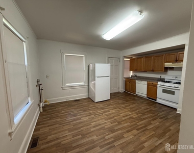 309 Dunellen Avenue - Photo Thumbnail 8