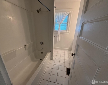 309 Dunellen Avenue - Photo Thumbnail 20