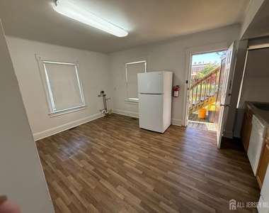 309 Dunellen Avenue - Photo Thumbnail 11