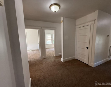 309 Dunellen Avenue - Photo Thumbnail 12