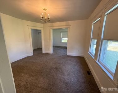 309 Dunellen Avenue - Photo Thumbnail 7