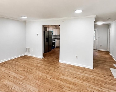34 E 19th Street - Photo Thumbnail 6