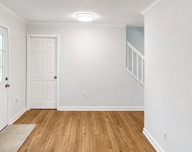 34 E 19th Street - Photo Thumbnail 4