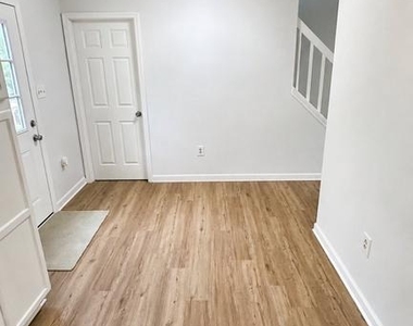 34 E 19th Street - Photo Thumbnail 12