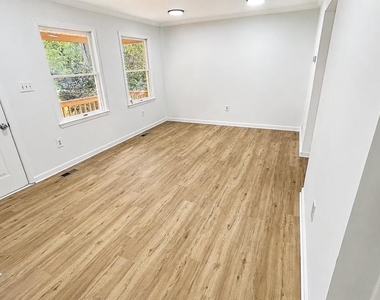 34 E 19th Street - Photo Thumbnail 7