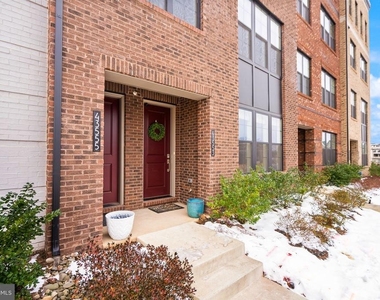 43553 Charitable Street - Photo Thumbnail 2