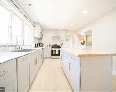 504 Arnon Meadow Road - Photo Thumbnail 8