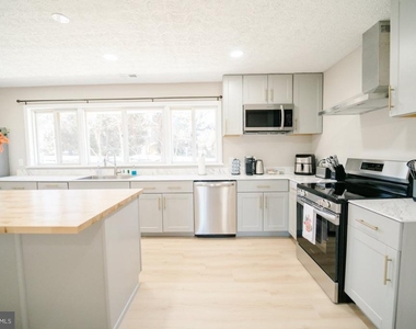 504 Arnon Meadow Road - Photo Thumbnail 6