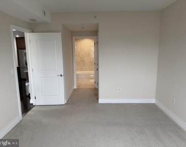 8220 Crestwood Heights Drive - Photo Thumbnail 20