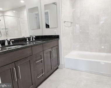 8220 Crestwood Heights Drive - Photo Thumbnail 16