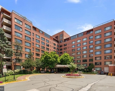 1021 Arlington Boulevard - Photo Thumbnail 1