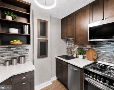 1021 Arlington Boulevard - Photo Thumbnail 12