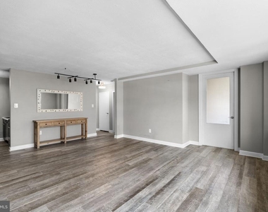 1021 Arlington Boulevard - Photo Thumbnail 11
