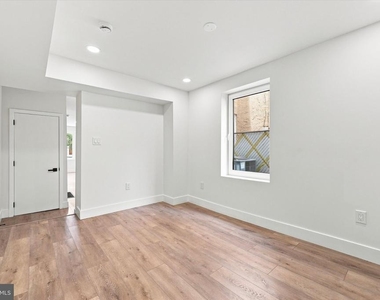2021 E Sergeant Street - Photo Thumbnail 7