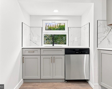 2021 E Sergeant Street - Photo Thumbnail 9