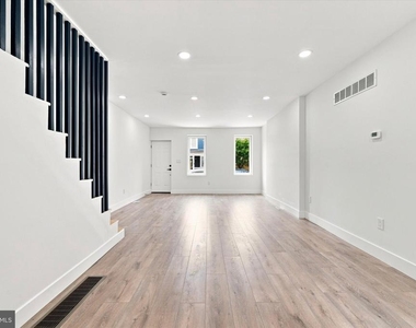 2021 E Sergeant Street - Photo Thumbnail 5