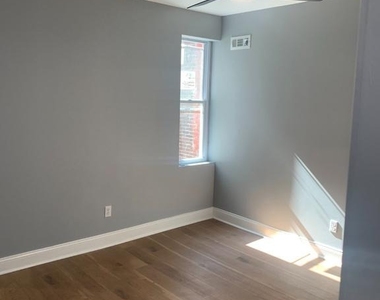 5246 Jefferson Street - Photo Thumbnail 3