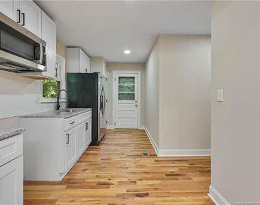 331 Lincoln Drive - Photo Thumbnail 8
