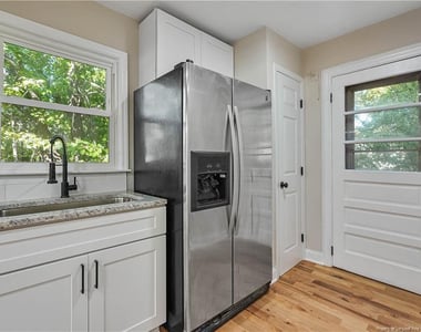 331 Lincoln Drive - Photo Thumbnail 11