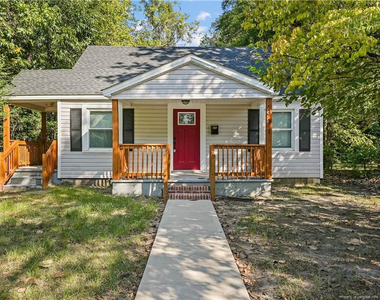 331 Lincoln Drive - Photo Thumbnail 1