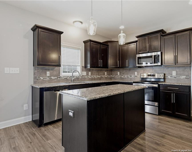 155 Tellmont Street - Photo Thumbnail 10