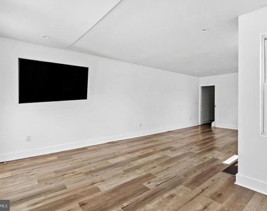952 N 5th Street - Photo Thumbnail 28