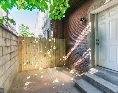 2260 E Cambria Street - Photo Thumbnail 6