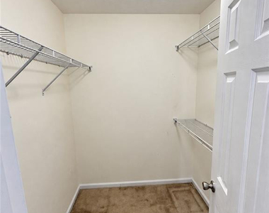 249 Saint George Drive - Photo Thumbnail 9