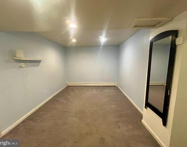 2814 Midvale Avenue - Photo Thumbnail 16