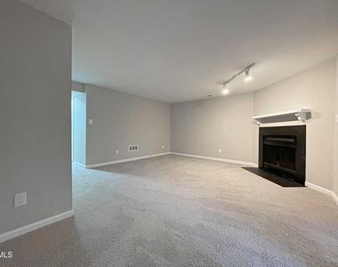 7328 Summerland Drive - Photo Thumbnail 20