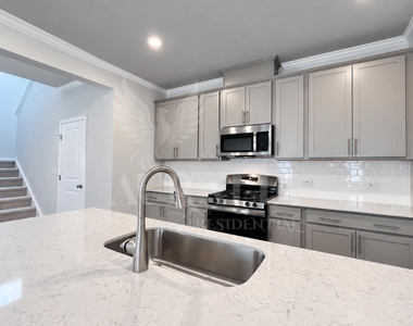 121 Sea Cave Lane - Photo Thumbnail 11