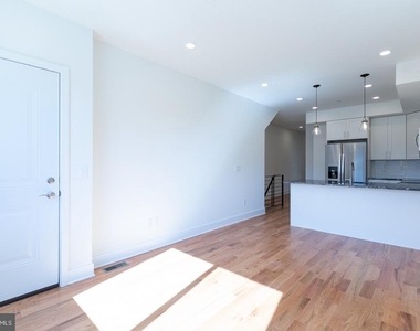 507 W Norris Street - Photo Thumbnail 2
