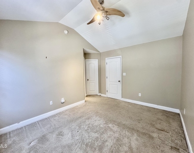 523 Village Loop Drive - Photo Thumbnail 15