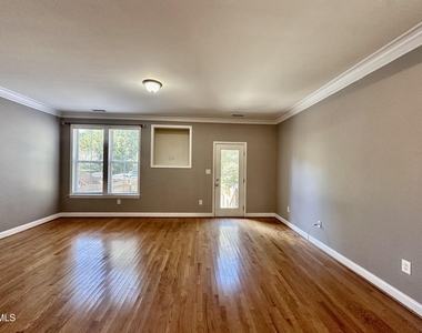 523 Village Loop Drive - Photo Thumbnail 10