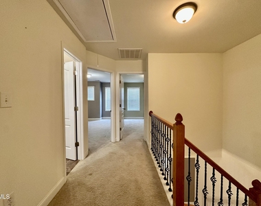 523 Village Loop Drive - Photo Thumbnail 13