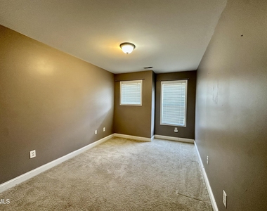 523 Village Loop Drive - Photo Thumbnail 18