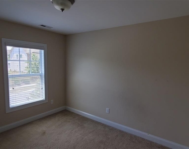 4002 Strendal Drive - Photo Thumbnail 9