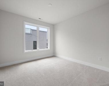 1010 Morton Aly Alley - Photo Thumbnail 24