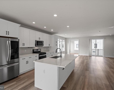 1010 Morton Aly Alley - Photo Thumbnail 6