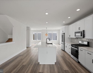 1010 Morton Aly Alley - Photo Thumbnail 9