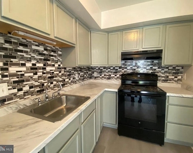 1006 Middleton Place - Photo Thumbnail 4