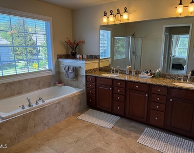 101 Stanza Court - Photo Thumbnail 8