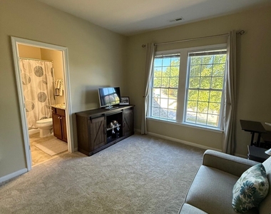 101 Stanza Court - Photo Thumbnail 34